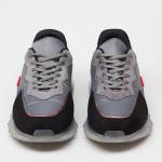 Легкие мягкие кроссовки из серые-черного цвета с красными вставками 